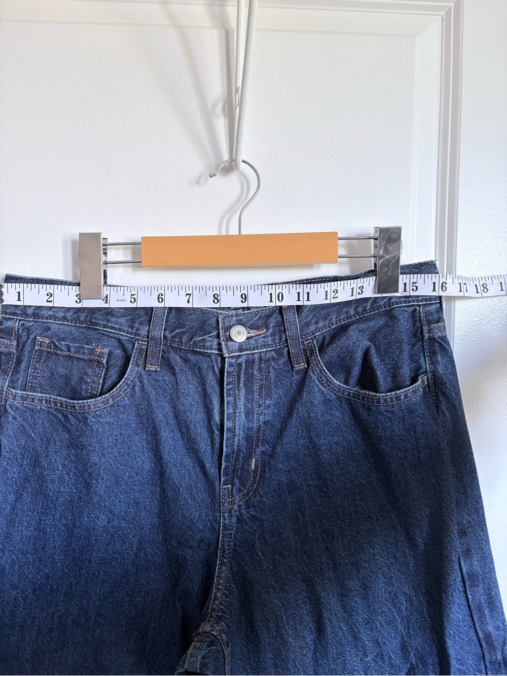Old Navy Relaxed Wide-Leg Jeans in Dark Blue Denim - Picture 4 of 6